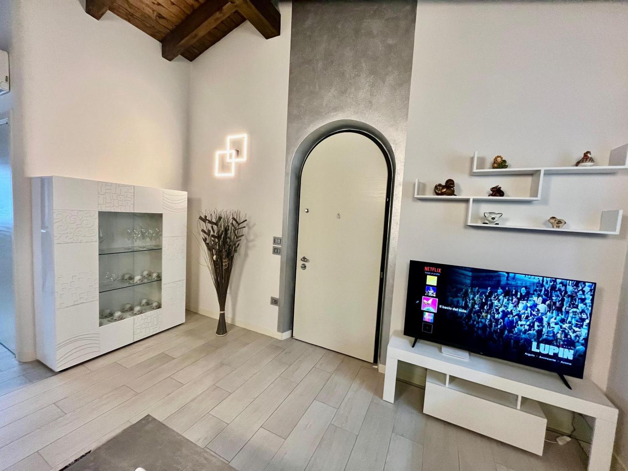 Il Bacio Del Sole Apartment Lovere Exterior photo