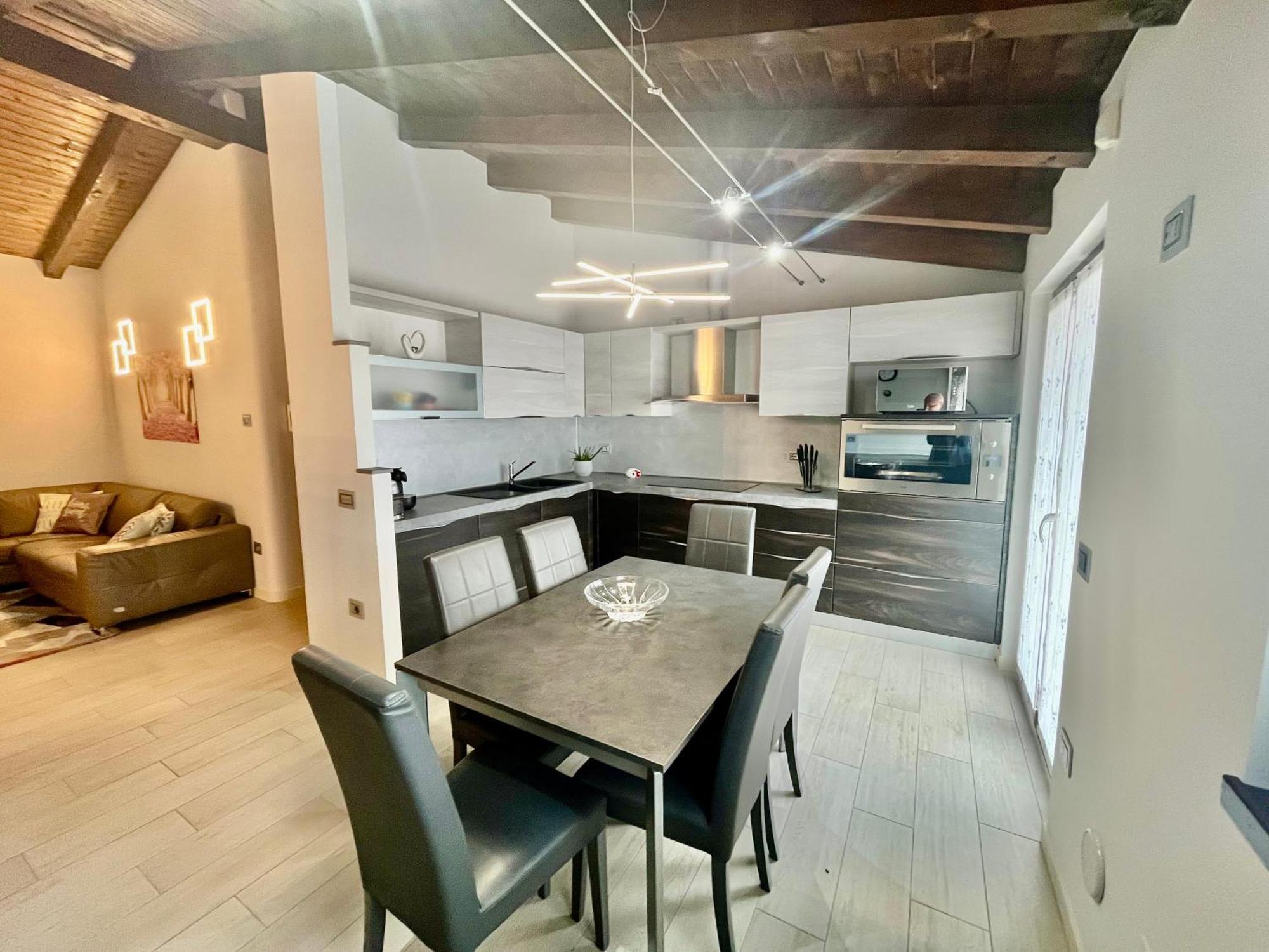 Il Bacio Del Sole Apartment Lovere Exterior photo